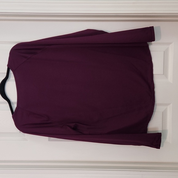 Danskin Now lightweight textured long sleeve shirt - Picture 4 of 4